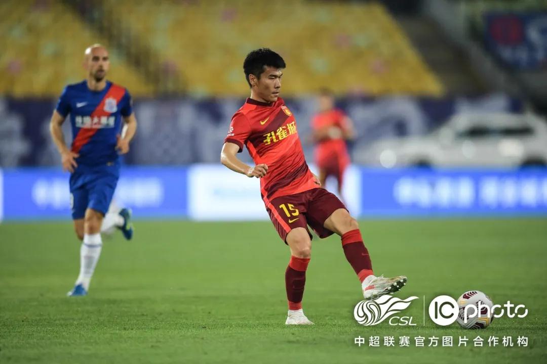 نيوكاسل وتشيلسيصراع الأثرياء الجدد في الدوري الإنجليزي الممتاز