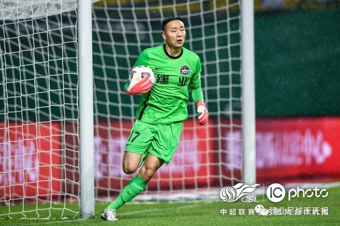 مباراة الأهلي والزمالك في الدوري اليومصراع العمالقة وفرصة للزعامة