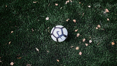 مباراة الهلال والأهليكم كم اليوم في مواجهة نارية