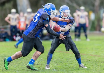 نوتنغهام وتوتنهامتاريخ من المنافسة والتميز في كرة القدم الإنجليزية